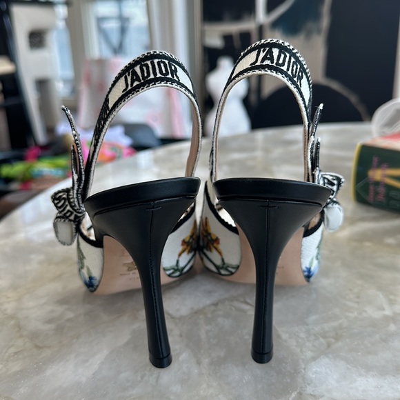 Unworn Dior J’Adior Slingback Pump - Picture 2 of 4